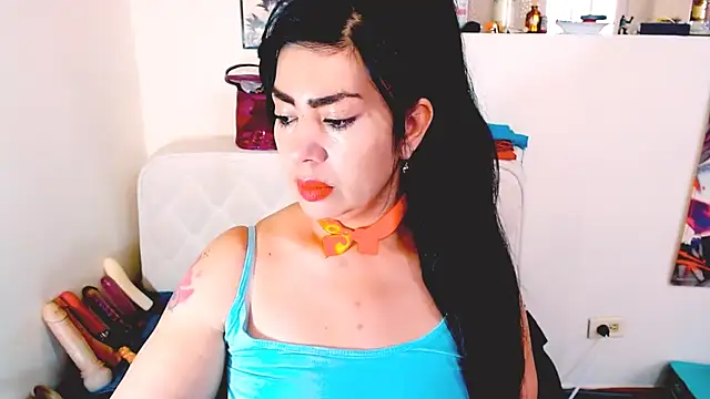 Snapshot of luisahott chatting on 26, 6, 2026 luisahott online show from 26, 6, 2026