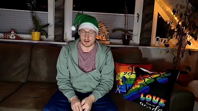 Snapshot of Relsxboy chatting on 13, 12, 2024 Relsxboy online show from 13, 12, 2024