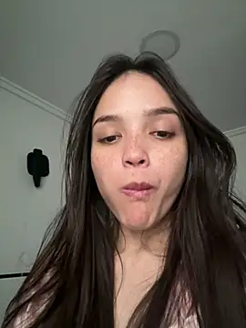 Snapshot of MisFrekcles_ chatting on 5, 3, 2025 MisFrekcles  online show from 5, 3, 2025