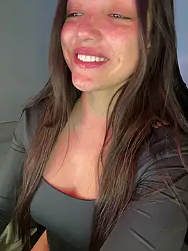 Snapshot of MisFrekcles_ chatting on 6, 3, 2025 MisFrekcles  online show from 6, 3, 2025