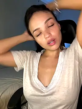 Snapshot of MisFrekcles_ chatting on 23, 10, 2025 MisFrekcles  online show from 23, 10, 2025