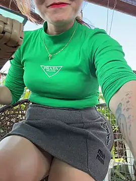 Snapshot of Emily_9xx chatting on 1, 3, 2025 Emily 9xx online show from 1, 3, 2025