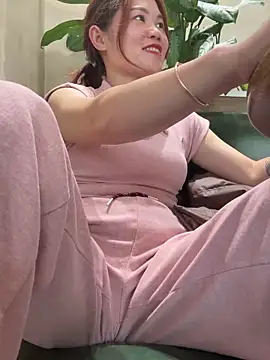 Snapshot of Emily_9xx chatting on 20, 3, 2025 Emily 9xx online show from 20, 3, 2025