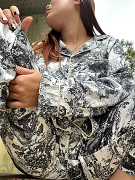 Snapshot of Emily_9xx chatting on 25, 10, 2025 Emily 9xx online show from 25, 10, 2025