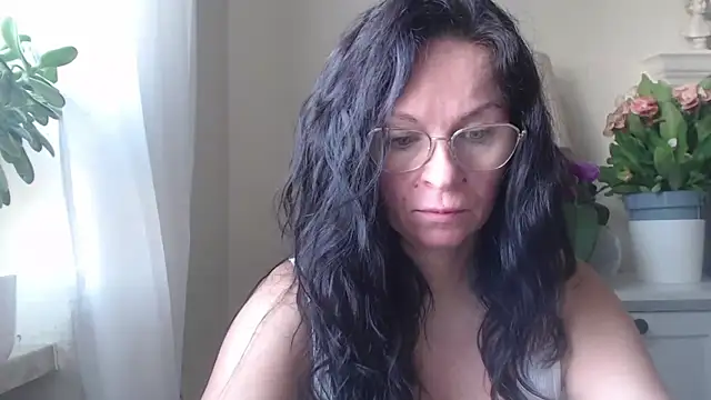 HelenLuxx online show from 31, 10, 2025