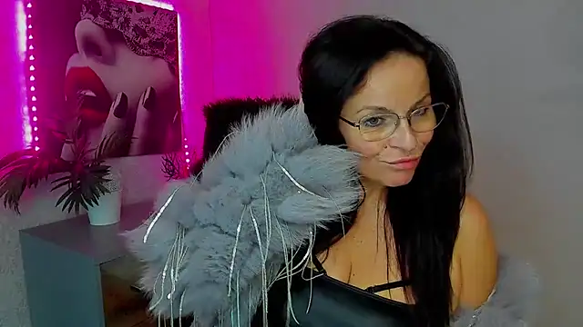 HelenLuxx online show from 13, 11, 2025