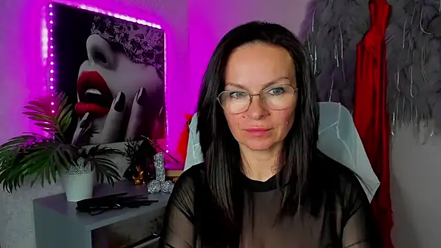 HelenLuxx online show from 29, 4, 2026