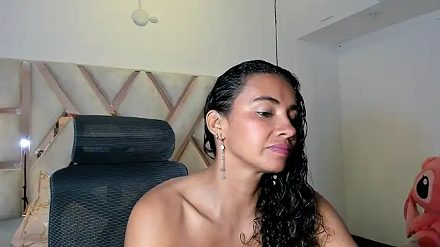 Snapshot of leslyflorez chatting on 15, 1, 2025 leslyflorez online show from 15, 1, 2025