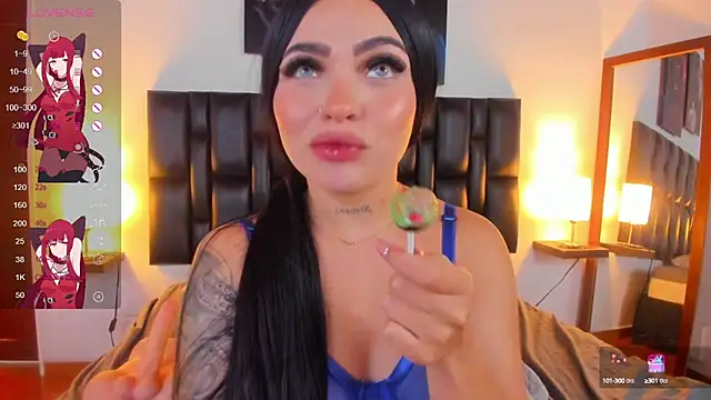 NicoleRouss online show from 8, 1, 2025