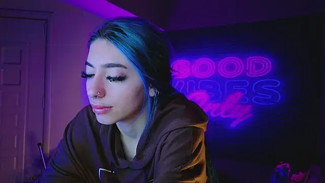 AriaVoss online show from 10, 1, 2025