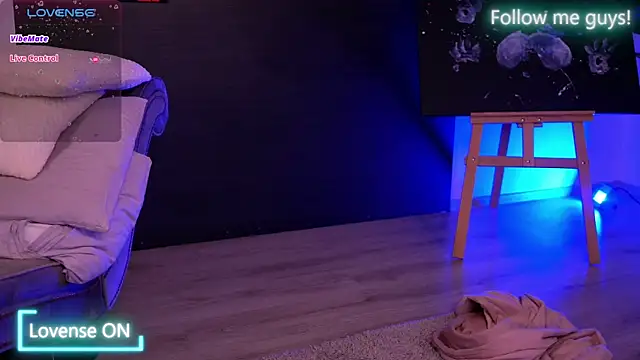 AriaVoss online show from 5, 10, 2025