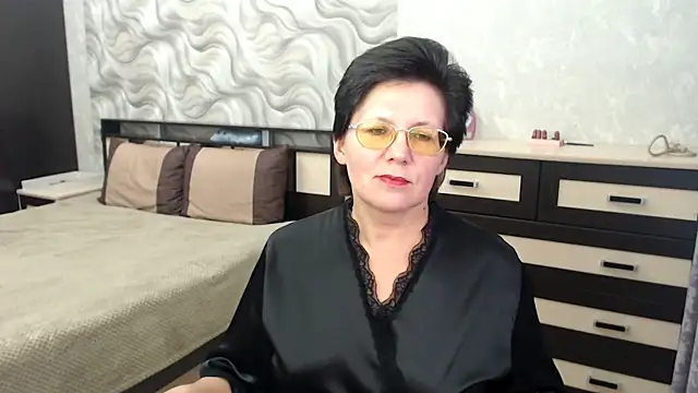 Snapshot of VitaCharm chatting on 16, 2, 2025 VitaCharm online show from 16, 2, 2025