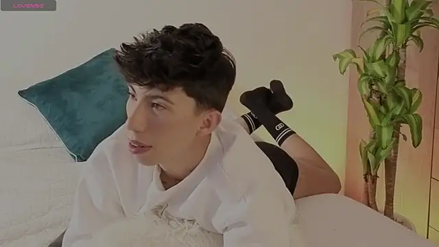 Snapshot of FabianPriince chatting on 25, 10, 2025 FabianPriince online show from 25, 10, 2025