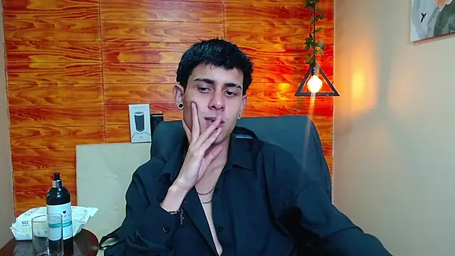 Bastiaan 28 online show from 8, 1, 2025