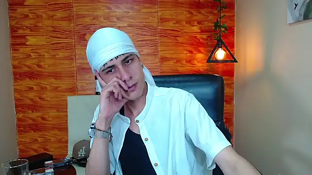 Bastiaan 28 online show from 15, 1, 2025