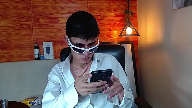 Bastiaan 28 online show from 11, 2, 2025