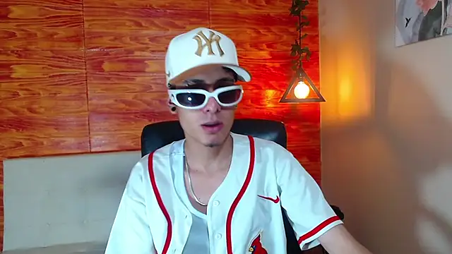 Bastiaan 28 online show from 20, 2, 2025