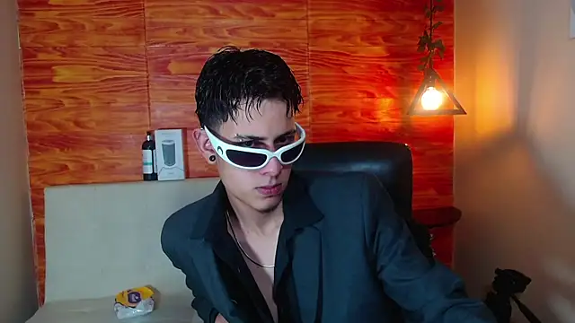 Bastiaan 28 online show from 4, 3, 2025