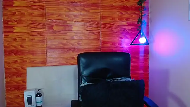 Bastiaan 28 online show from 21, 3, 2025