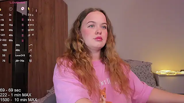 Snapshot of HANNA_MONTANAS chatting on 5, 11, 2025 HANNA MONTANAS online show from 5, 11, 2025