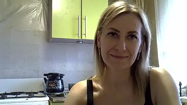 Snapshot of AshleyXHoney chatting on 4, 12, 2024 AshleyXHoney online show from 4, 12, 2024