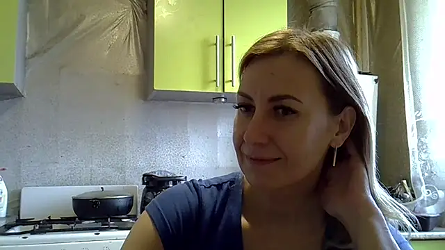 Snapshot of AshleyXHoney chatting on 5, 12, 2024 AshleyXHoney online show from 5, 12, 2024