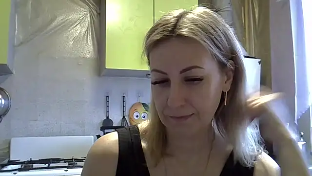 Snapshot of AshleyXHoney chatting on 10, 2, 2025 AshleyXHoney online show from 10, 2, 2025