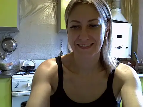 Snapshot of AshleyXHoney chatting on 12, 9, 2025 AshleyXHoney online show from 12, 9, 2025