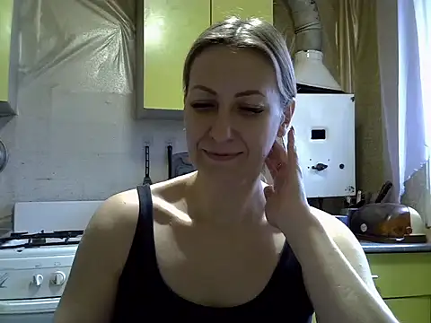 Snapshot of AshleyXHoney chatting on 3, 12, 2025 AshleyXHoney online show from 3, 12, 2025