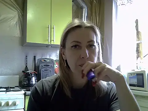 Snapshot of AshleyXHoney chatting on 15, 12, 2025 AshleyXHoney online show from 15, 12, 2025