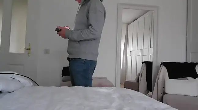 maxmueller321 online show from 19, 12, 2024