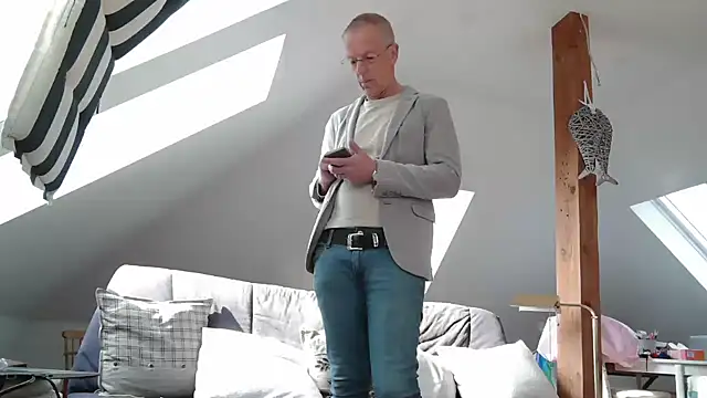 maxmueller321 online show from 23, 3, 2026