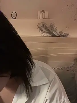 Snapshot of Eliza-E chatting on 1, 2, 2026 Eliza-E online show from 1, 2, 2026