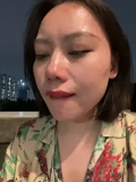 Snapshot of Eliza-E chatting on 1, 3, 2026 Eliza-E online show from 1, 3, 2026