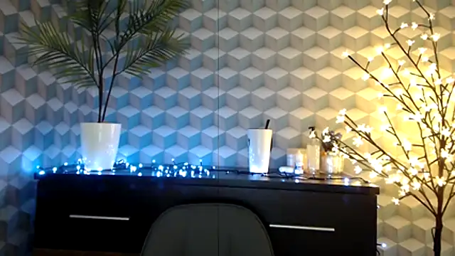  Leslyy Solo 1 online show from 24, 10, 2025