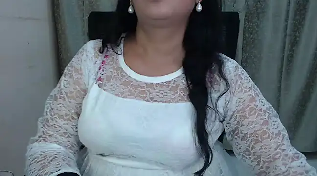 Snapshot of Inviting_Aanya chatting on 2, 12, 2024 Inviting Aanya online show from 2, 12, 2024