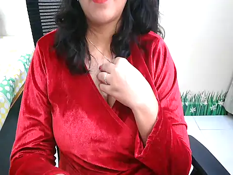 Snapshot of Inviting_Aanya chatting on 8, 11, 2025 Inviting Aanya online show from 8, 11, 2025