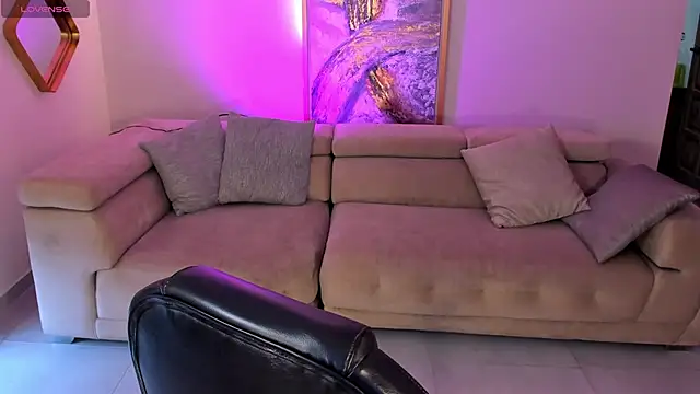 HannaConnor  online show from 8, 6, 2026