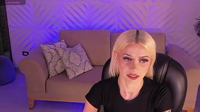 HannaConnor  online show from 25, 7, 2026