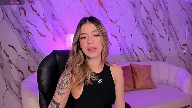 ViolettHansson online show from 13, 9, 2025