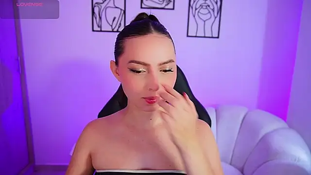 AliceHarper  online show from 15, 7, 2026