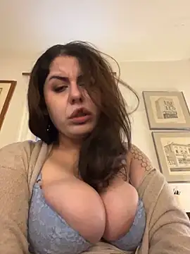 Snapshot of holyeroticss chatting on 5, 12, 2024 holyeroticss online show from 5, 12, 2024