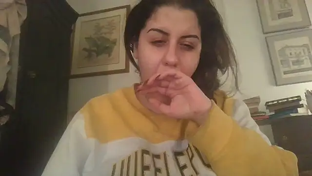 Snapshot of holyeroticss chatting on 15, 2, 2025 holyeroticss online show from 15, 2, 2025