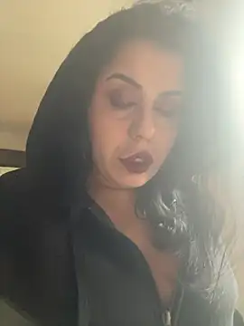 Snapshot of holyeroticss chatting on 8, 3, 2025 holyeroticss online show from 8, 3, 2025