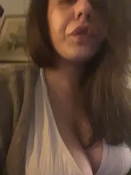 Snapshot of holyeroticss chatting on 9, 9, 2025 holyeroticss online show from 9, 9, 2025