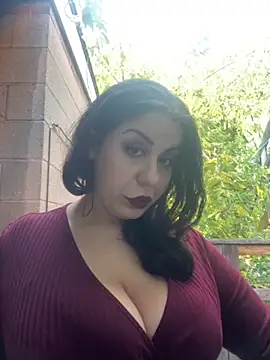 Snapshot of holyeroticss chatting on 15, 10, 2025 holyeroticss online show from 15, 10, 2025
