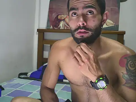 Snapshot of hideonbush051 chatting on 5, 10, 2025 hideonbush051 online show from 5, 10, 2025