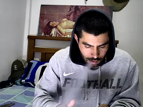 Snapshot of hideonbush051 chatting on 11, 10, 2025 hideonbush051 online show from 11, 10, 2025