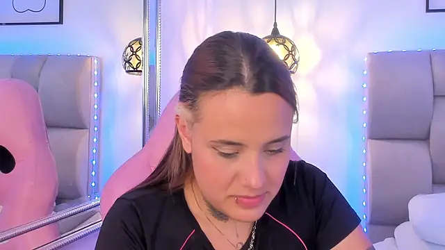 Susan-Sweet-7 online show from 30, 7, 2026