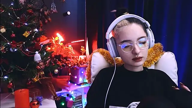 Snapshot of Avi_Nile chatting on 22, 12, 2024 Avi Nile online show from 22, 12, 2024